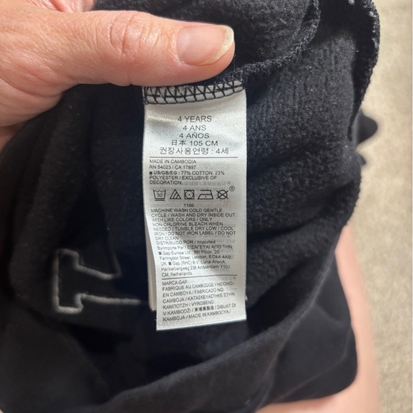 Baby GAP Crewneck Sweatshirt size 4 fleece lined embroidered black - Picture 2 of 3